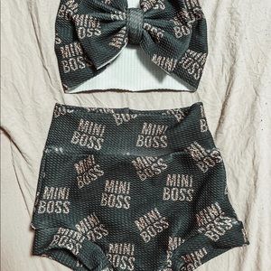 Handmade Bummies & Bow Set Mini Boss